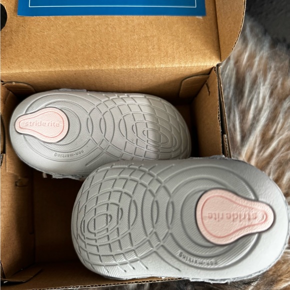Stride Rite sandals - Picture 6 of 10